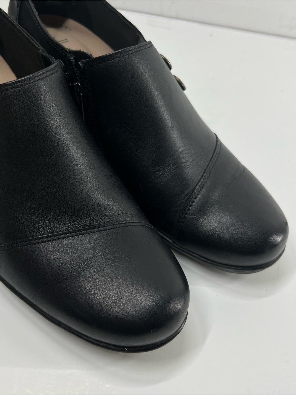Clarks Collection Women’s Black Leather Ankle Booties Heels Size 9 - Picture 12 of 13